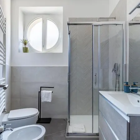 Ponte Milvio 3 Bedroom アパート *