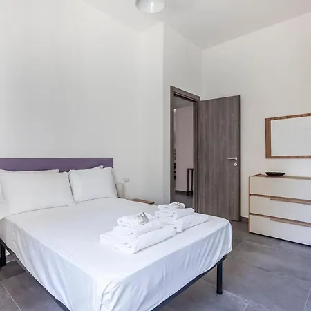 Ponte Milvio 3 Bedroom アパート ローマ